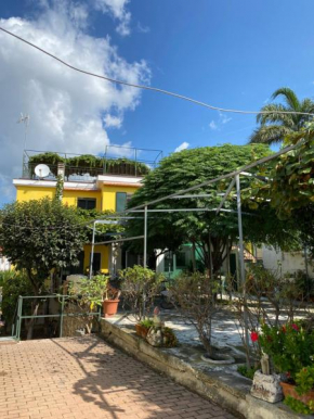 CASA MIMOSA: relax, vista mare, parcheggio gratis, San Remo